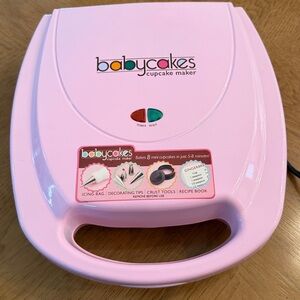 Babycakes Cupcake Maker - 8 Cupcakes